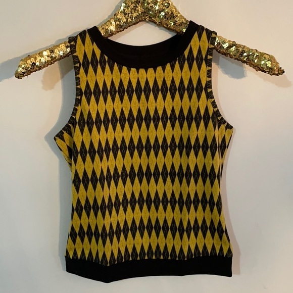 Yellow And Black Diamond Pattern Top - Picture 4 of 14